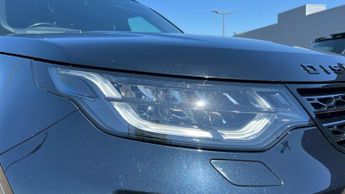 Land Rover Discovery 3.0 SD6 HSE Luxury 5dr Auto With Climate Seats and Sliding Panor