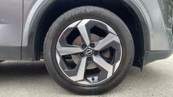 Nissan Qashqai 1.3 DiG-T MH 158 N-Connecta 5dr Xtronic