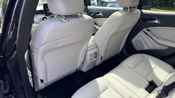 Mercedes-Benz GLA-Class GLA 200d Sport Premium Plus 5dr Auto (Opening Panoramic Sunroof)