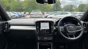 Volvo XC40 2.0 B3P MHEV Core 5dr Auto (Front/Rear Parking Sensors)(Navigati
