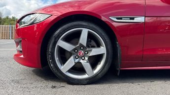 Jaguar XE 2.0d (180) R-Sport 4dr Auto (Navigation)(Rear Parking Sensors)(D
