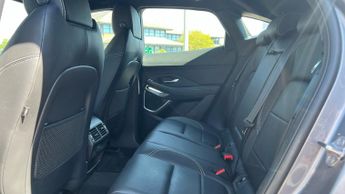 Jaguar E-PACE 1.5 P300e R-Dynamic SE 5dr Auto - Low Mileage - 