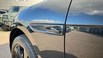 Jaguar F-PACE 3.0 D300 R-Dynamic SE 5dr Auto AWD With Heated Seats and Cruise 
