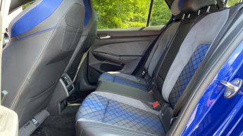 Volkswagen Golf 2.0 TSI 320 R 4Motion 5dr DSG