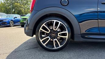 Mini Hatch 2.0 Cooper S Sport 3dr Auto (Opening Sunroof)(Navigation Plus Pa