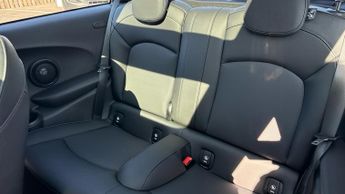 Mini Hatch 1.5 Cooper Classic II 3dr Auto (Panoramic Opening Roof)(Navigati