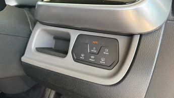 Volkswagen ID Buzz 150kW Life Pro 77kWh 5dr Auto