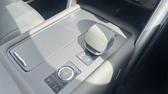 Land Rover Discovery 3.0 D300 Metropolitan Edition 5dr Auto with Climate Seats and Sl