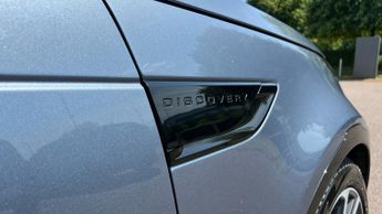 Land Rover Discovery 3.0 SDV6 HSE Luxury 5dr Auto With Climate Seats and Sliding Pano