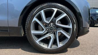 Land Rover Discovery 3.0 SDV6 HSE Luxury 5dr Auto With Climate Seats and Sliding Pano