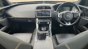 Jaguar XE 2.0 (300) 300 Sport AWD 