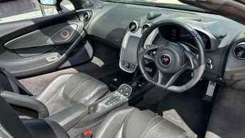 McLaren 570S Spider V8 2dr SSG Auto