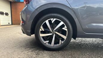 Volkswagen Polo 1.0 TSI 95hp Match 5dr DSG Auto with 1 Owner  Carplay  Rear Came