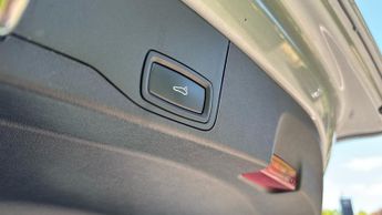 Porsche Taycan 500kW Turbo 93kWh 5dr Auto