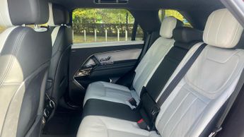 Land Rover Range Rover Sport 3.0 D300 Dynamic SE 5dr Auto With Heated Seats and Fixed Panoram