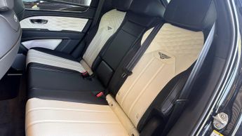 Bentley Bentayga Azure 4.0 V8 Azure 26MY 