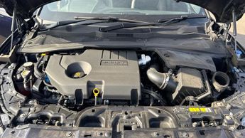Jaguar E-PACE 2.0 D200 R-Dynamic SE Black 5dr Auto