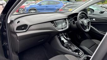 Vauxhall Grandland X 1.2 Turbo SRi Nav 5dr Auto (Front/Rear Parking Sensors)(Climate 