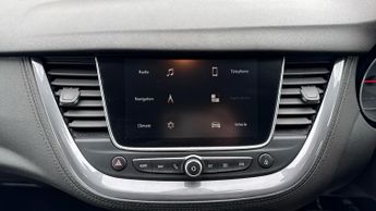 Vauxhall Grandland X 1.2 Turbo SRi Nav 5dr Auto (Front/Rear Parking Sensors)(Climate 
