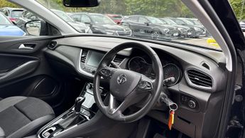 Vauxhall Grandland X 1.2 Turbo SRi Nav 5dr Auto (Front/Rear Parking Sensors)(Climate 