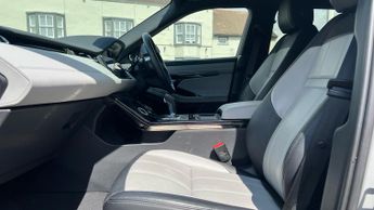 Land Rover Range Rover Evoque 2.0 D180 First Edition 5dr Auto - Head Up Display -Panoramic Gla