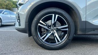 Volvo XC40 2.0 B3P Plus Dark 5dr Auto