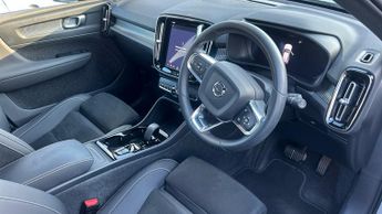 Volvo XC40 2.0 B3P Plus Dark 5dr Auto