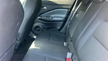 Nissan Juke 1.0 DiG-T N-Connecta 5dr DCT