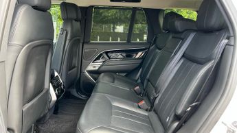 Land Rover Range Rover 3.0 D350 HSE 4dr Auto With Sliding Panoramic Roof and Head-up Di