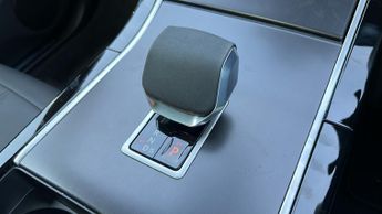 Land Rover Range Rover Evoque 2.0 D200 Dynamic SE SAVING 6 000 GBP WHEN FUNDED WITH JLR FS - E