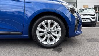 Renault Clio 1.6 E-TECH full hybrid 145 Evolution 5dr Auto