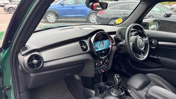 Mini Hatch 1.5 Cooper Exclusive Premium 5dr Auto (Rear Parking Sensors)(Hea