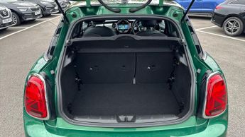 Mini Hatch 1.5 Cooper Exclusive Premium 5dr Auto (Rear Parking Sensors)(Hea