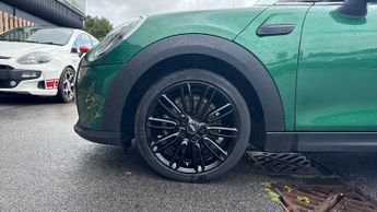 Mini Hatch 1.5 Cooper Exclusive Premium 5dr Auto (Rear Parking Sensors)(Hea
