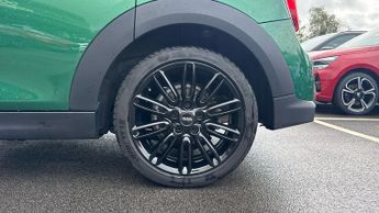 Mini Hatch 1.5 Cooper Exclusive Premium 5dr Auto (Rear Parking Sensors)(Hea