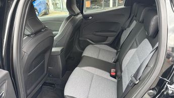 Renault Clio 1.6 E-TECH Hybrid 140 Lutecia SE 5dr Auto