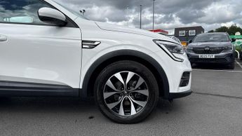 Renault Arkana 1.6 E-TECH Hybrid 145 Iconic 5dr Auto