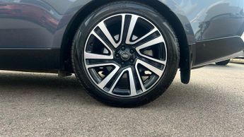 Land Rover Range Rover 3.0 D350 HSE 4dr Auto With Sliding Panoramic Roof and Head-up Di