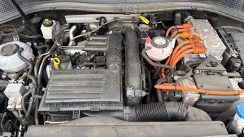 Volkswagen Tiguan 1.4 TSI eHybrid R-Line 5dr DSG (Dynamic Chassis Control)(Adaptiv