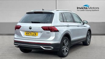 Volkswagen Tiguan 2.0 TDI 200 4Motion Elegance 5dr DSG (Blind Spot Assist)(Panoram