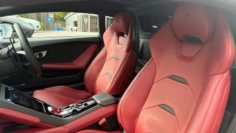Lamborghini Huracan AWD 5.2 V10 640 2dr Auto AWD