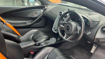 McLaren 570GT V8 SSG GT UPGRADE PACK  MSO ORANGE SEATBELTS AND CONTRAST STITCH