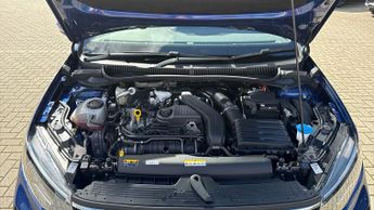 Volkswagen Taigo 1.5 TSI 150 R-Line 5dr DSG Auto with 1 Owner