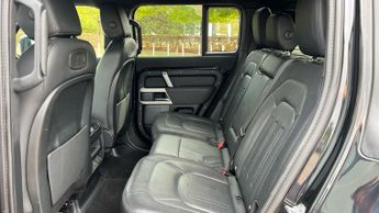 Land Rover Defender 3.0 D250 X-Dynamic S 110 5dr Auto With Heated Seats and Sliding 