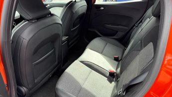 Renault Clio 1.6 E-TECH Hybrid 140 SE Edition 5dr Auto