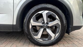 Nissan Qashqai 1.3 DiG-T MH 158 N-Connecta 5dr Xtronic