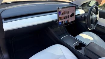 Tesla Model 3 Long Range AWD 4dr Auto