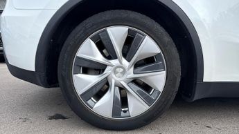 Tesla Model Y Long Range AWD 5dr Auto