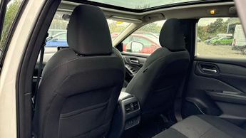 Nissan Qashqai 1.3 DiG-T MH 158 N-Connecta 5dr Xtronic (Panoramic Glass Roof)(3