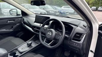 Nissan Qashqai 1.3 DiG-T MH 158 N-Connecta 5dr Xtronic (Panoramic Glass Roof)(3